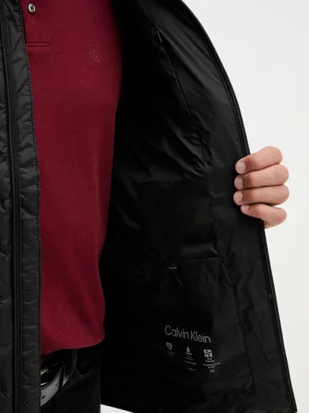 Calvin Klein Kabát fekete