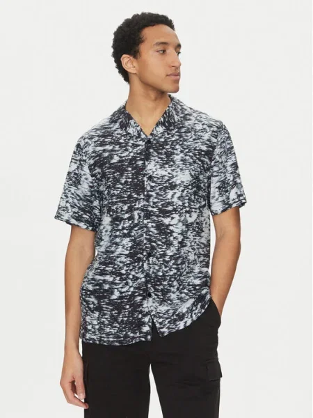 Риза Calvin Klein мъжка със стандартна кройка черно