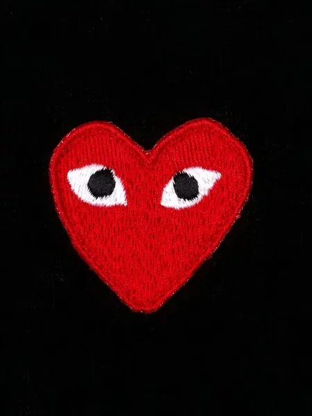 Svetr Comme Des Garçons Play s kulatým výstřihem se srdcovým vzorem černý