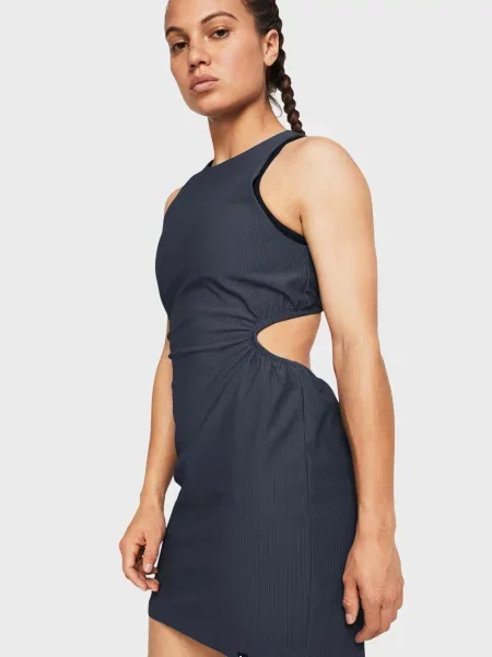 Костюмна сукня Under Armour сіра