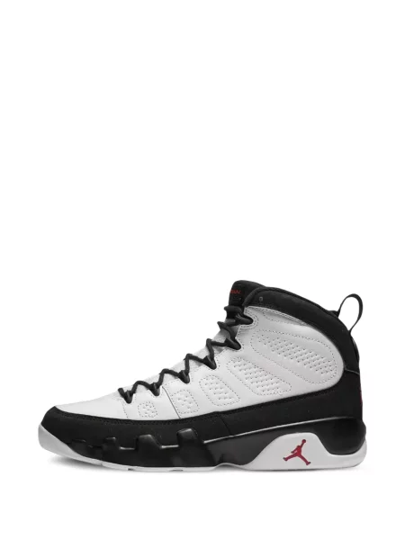 Sneakerși Jordan retro alb