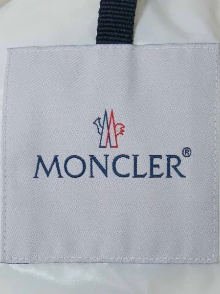Geacă cu puf Moncler cu blană alb