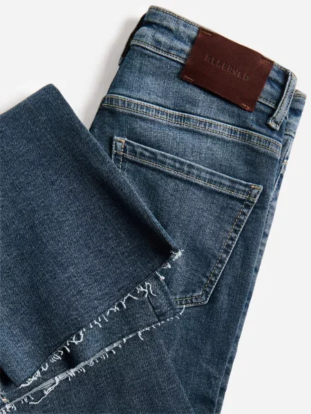 Укороченные джинсы клеш Reserved синие