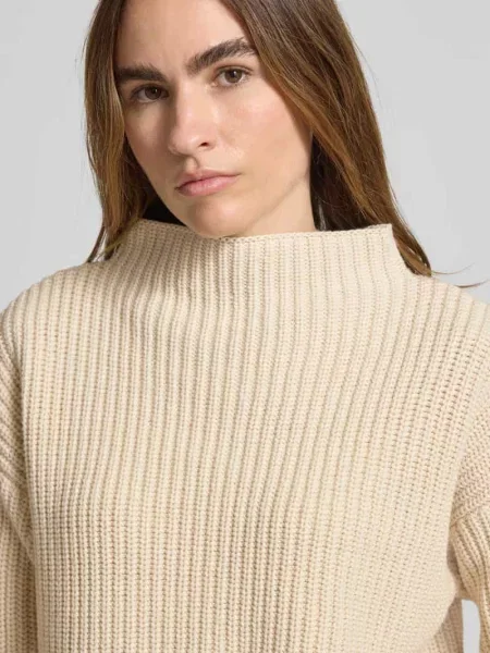 Sweter z dzianiny o kroju regular fit z mieszanki bawełny model ‘SELMA’ Selected Femme beżowy