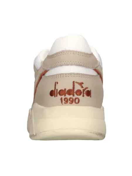 Sneakersy Diadora skórzane z przetarciami beżowe