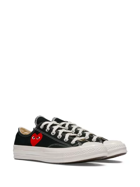 Comme des Garçons Play Obuwie Kobieta 40 EU Small Red Heart Low Top Sneakers czarny