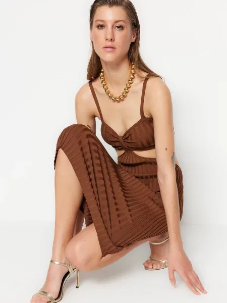 Rochie de cocktail Trendyol maro