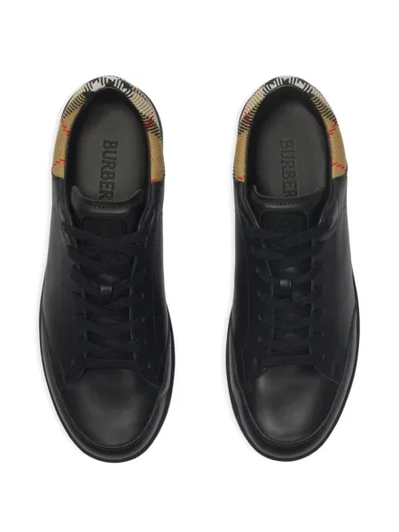 Sneakerși Burberry din piele negru
