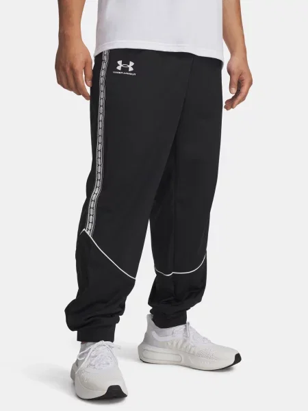 Hlače Under Armour črna