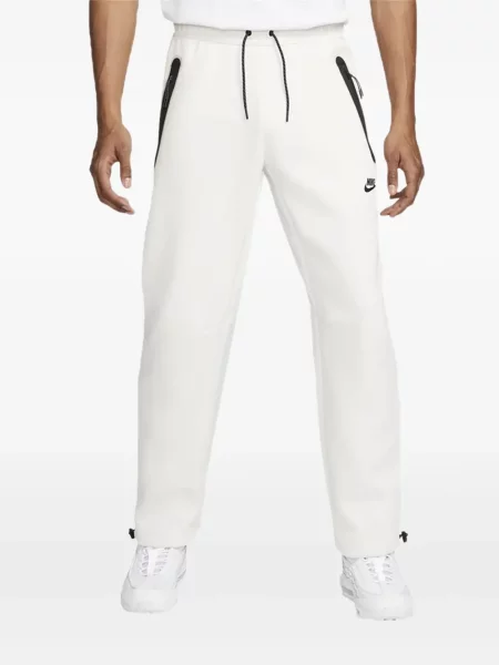 Fleecové běžecké kraťasy Nike s vázáním červené