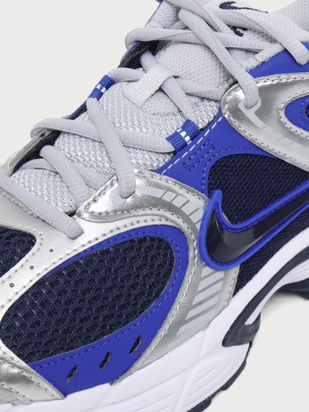 Nike Sportswear Nízke tenisky RNR / námornícka / strieborná modrá