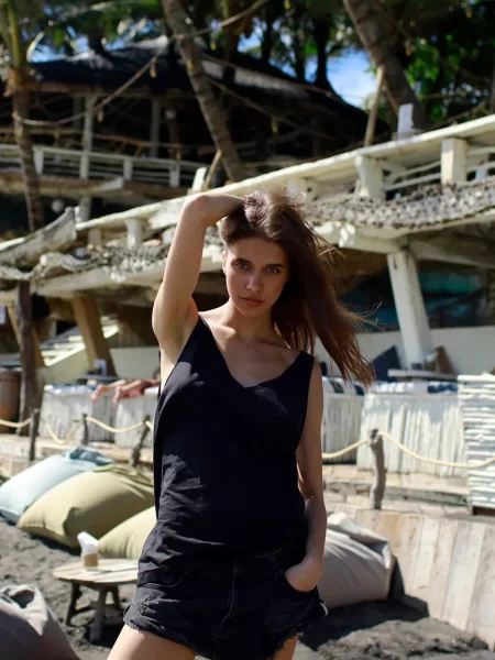 Топ MUUV. оголена спина 0 чорний