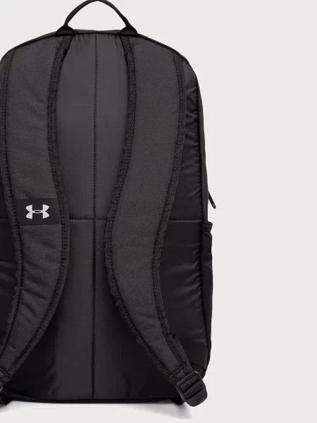 Under Armour nahrbtnik Essential črna