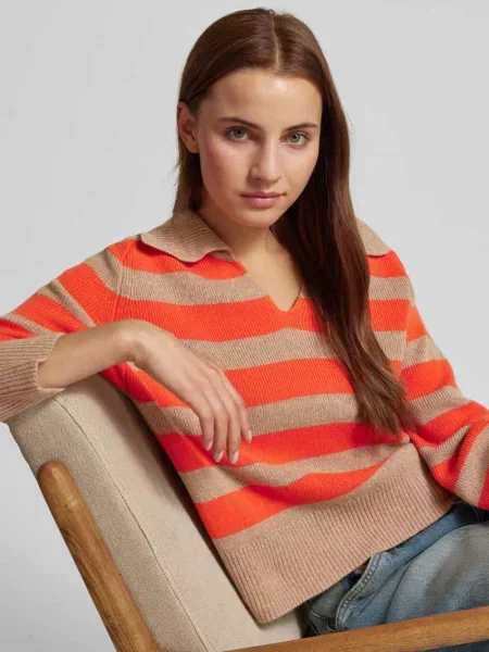 Sweter o luźnym kroju z dzianiny z mieszanki wełny Oui czerwony