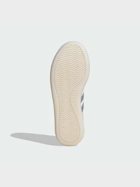 Кроссовки Adidas белые