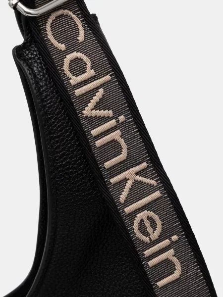 Calvin Klein Válltáskák fekete