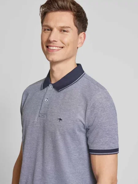Koszulka polo o kroju regular fit z wyhaftowanym logo Fynch-hatton granatowe