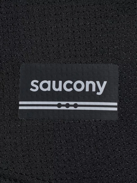 Лонгслив Saucony черный