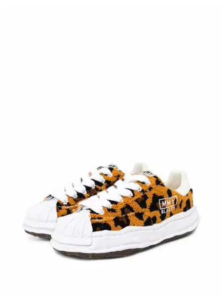 Leopárdmintás sneaker Maison Mihara Yasuhiro nyomtatás barna