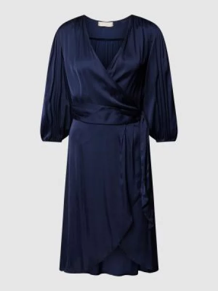 Sukienka o długości do kolan w kopertowym stylu model ‘Eline’ Soaked In Luxury