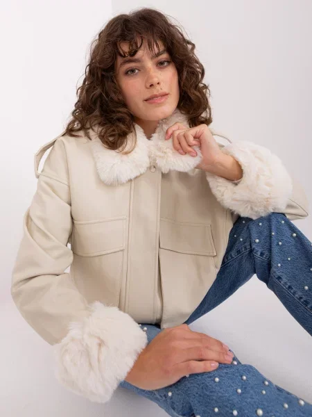 Geacă Fashionhunters bej