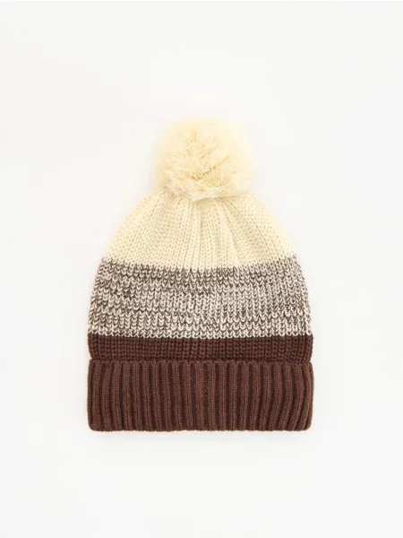 Reserved Čiapka beanie s brmbolcom hnedá