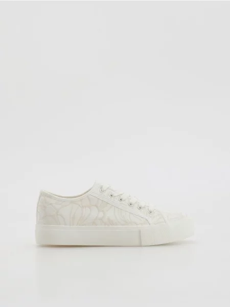 Кеды Reserved с вышивкой белые