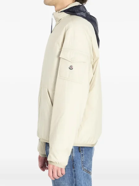 Яке Moncler