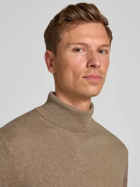 Sweter z wywijanym kołnierzem z domieszką kaszmiru Casual Friday beżowy