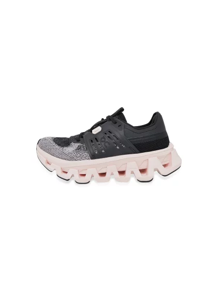 Sneakerși On alb