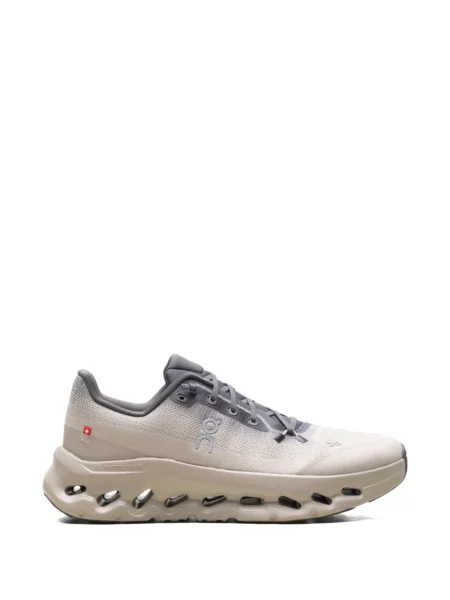 Sneakerși On