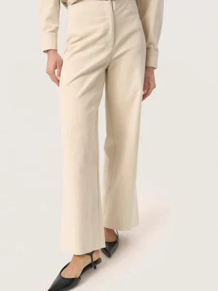 SOAKED IN LUXURY Pantaloni Helle' bej