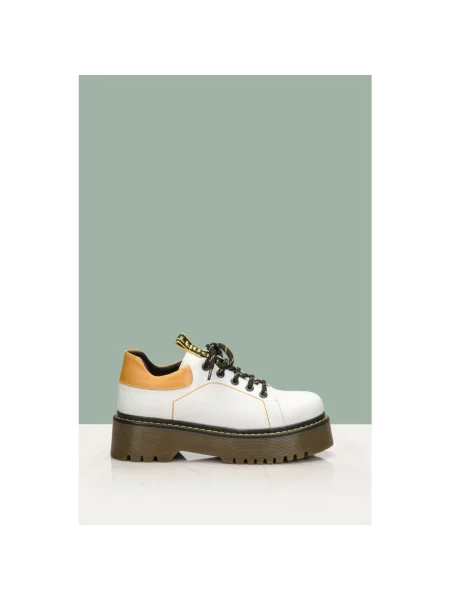 Полуботинки Estro белые