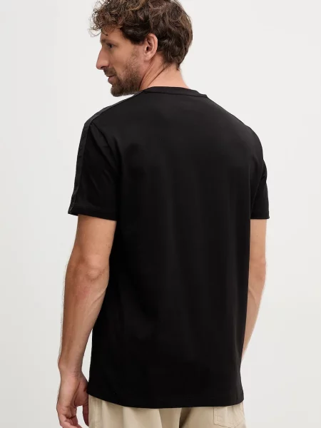 Футболка Armani Exchange однотонна чорний