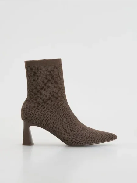 Reserved Botine cu cafeniu