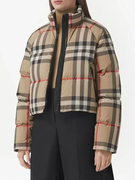 Decupat geacă cu puf Burberry în carouri retro maro