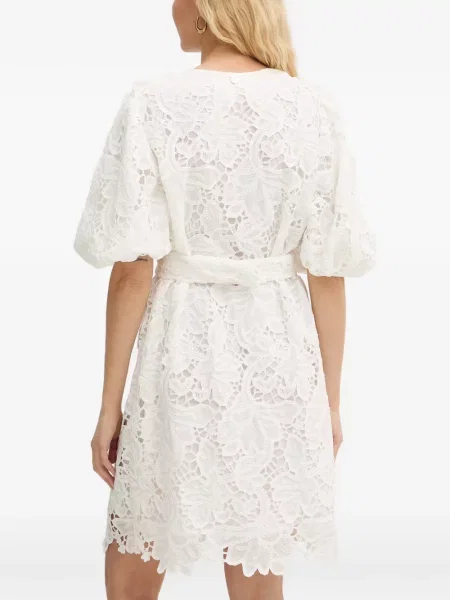 Cu centură rochie mini Silvian Heach din dantelă alb