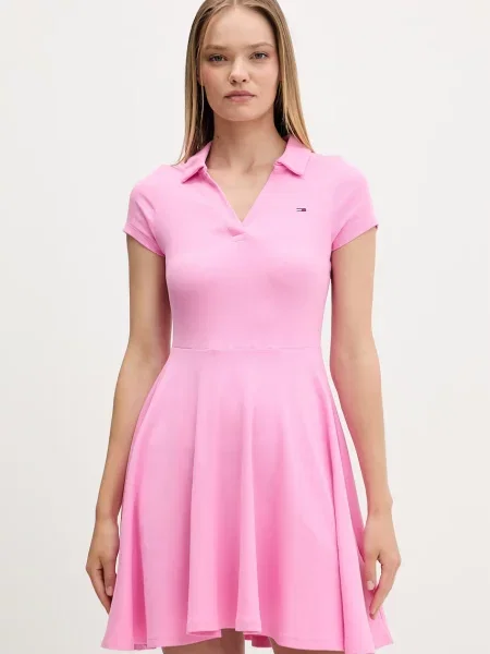 Tommy Jeans rochie evazată din cu roz