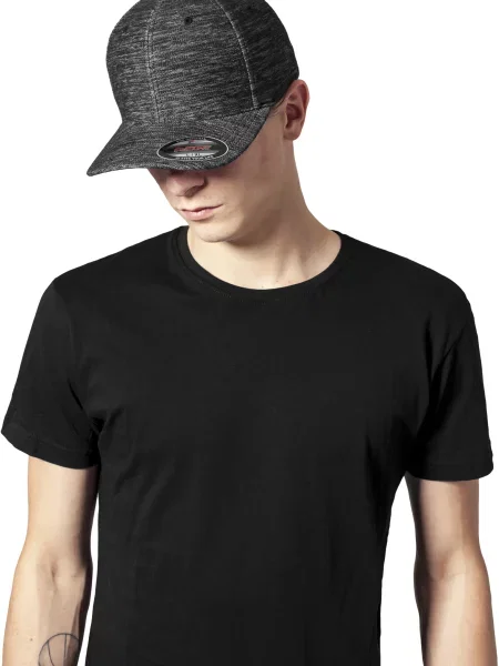 Șapcă Flexfit tricotate negru