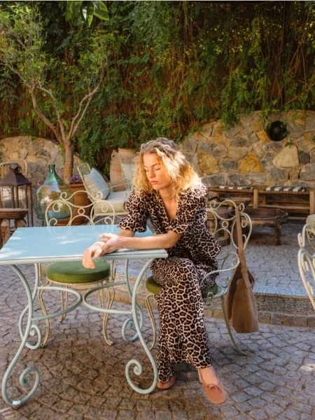 Reserved Spodnie ze zwierzęcym wzorem wielobarwny