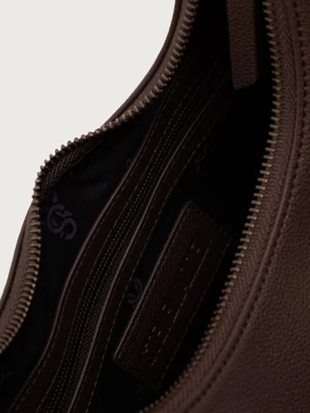 Кожаная сумка хобо Steve Madden