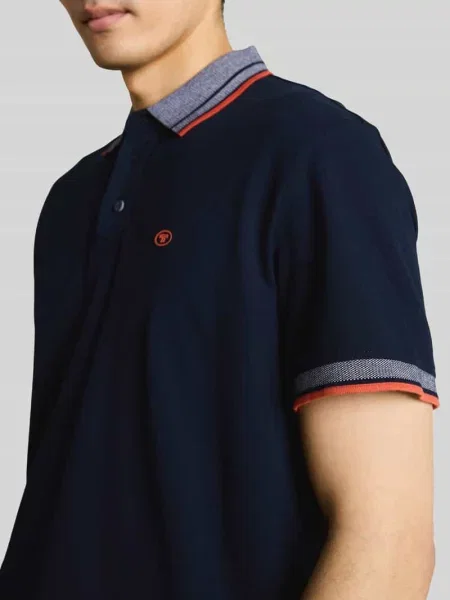 Koszulka polo o kroju regular fit z kołnierzykiem w kontrastowym kolorze Tom Tailor