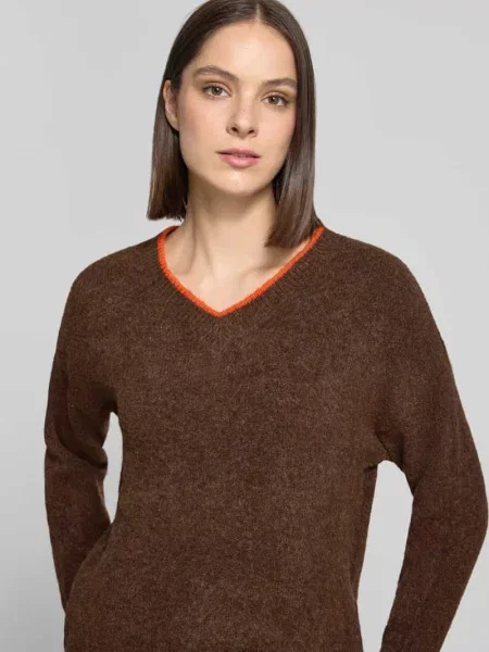 Sweter z dzianiny z dekoltem w serek model Zabaione