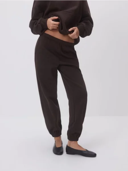 Reserved Pantaloni sport cu conținut ridicat de maro-închis maro