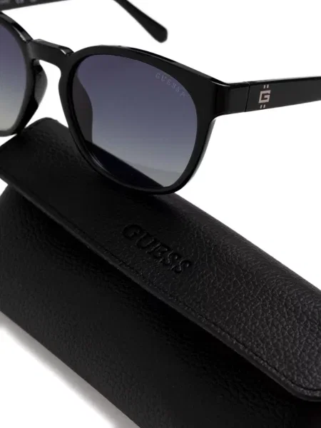 Ochelari de soare Guess Eyewear negru