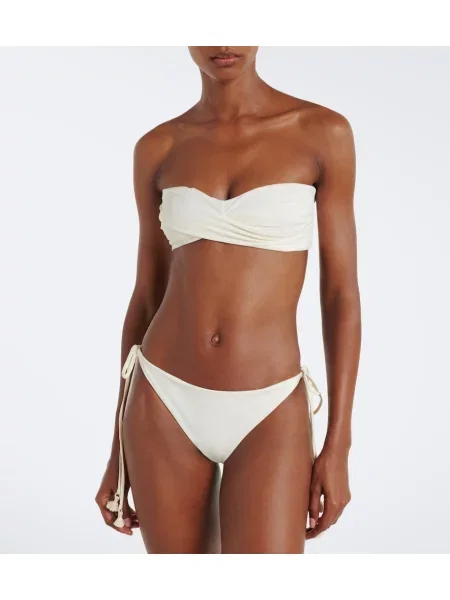 Bikini Johanna Ortiz z nizkim pasom bela