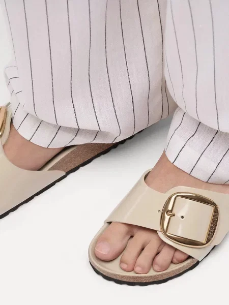 Кожаные шлепанцы Birkenstock с пряжкой
