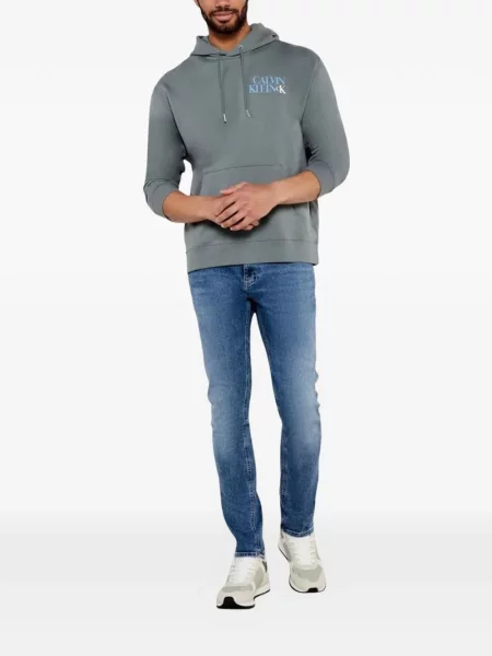 Суичър с качулка Calvin Klein Jeans с принт с връзки сиво