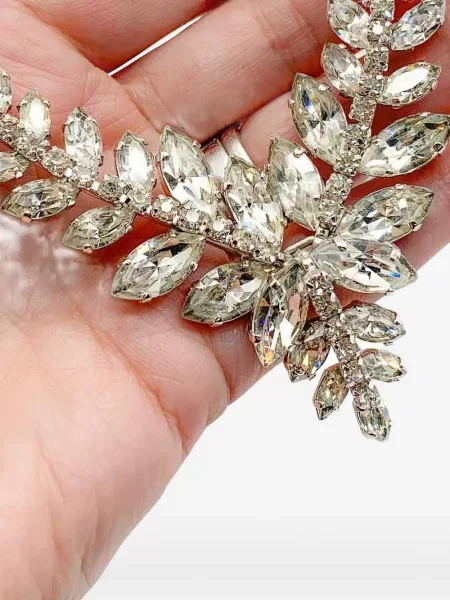 Κολιέ Jennifer Gibson Jewellery με πετραδάκια ασημί