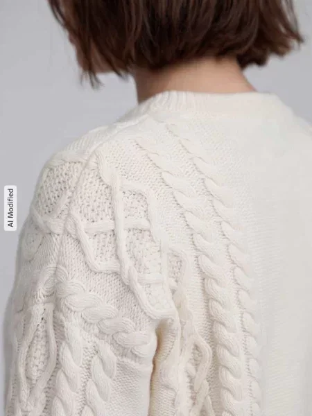 Sweter o kroju regular fit z czystej żywej wełny model ALBEN Weekend Max Mara biały